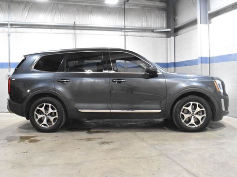 Used 2020 Kia Telluride EX AWD/4WD image 29