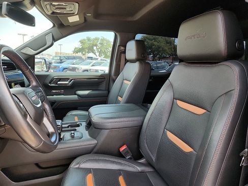 Used 2023 GMC Sierra 1500 AT4 w/ AT4 Premium Package AWD/4WD image 14