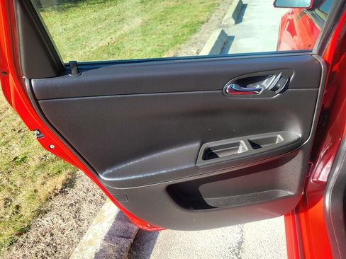 Used 2011 Chevrolet Impala LT image 23