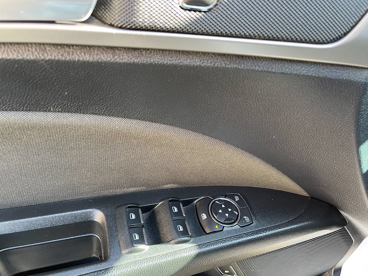 Used 2019 Ford Fusion SE FWD image 19