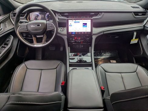 New 2025 Jeep Grand Cherokee L Limited w/ Luxury Tech Group II image 28