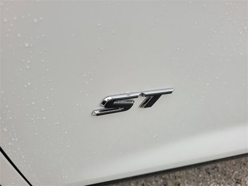 New 2026 Buick Enclave Sport Touring w/ Power Package image 3