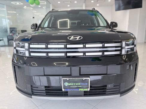 Used 2026 Hyundai Santa Fe SEL FWD image 2