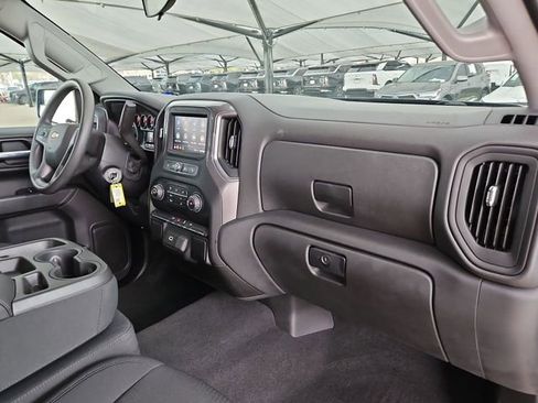 Used 2020 Chevrolet Silverado 1500 Custom w/ Custom Value Package image 25