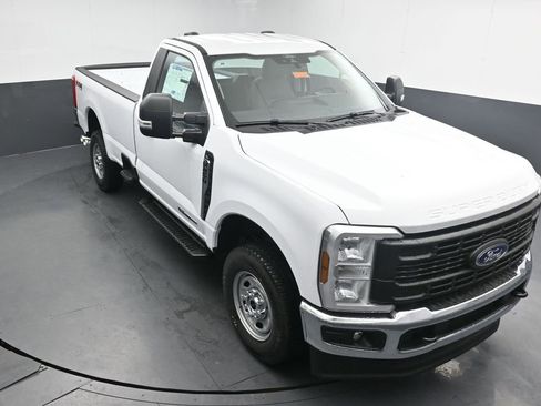 New 2026 Ford F250 XL w/ FX4 Off-Road Package AWD/4WD image 13