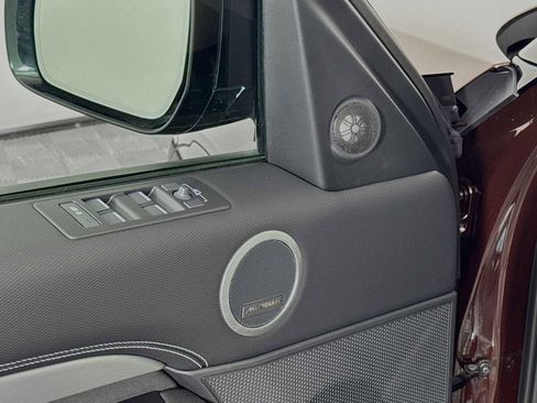 New 2026 Land Rover Discovery Limited Edition image 20