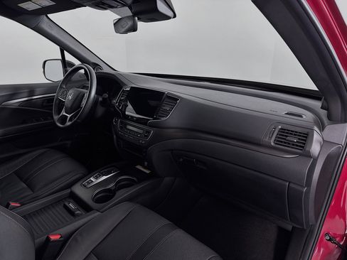 Certified 2022 Honda Passport TrailSport image 30