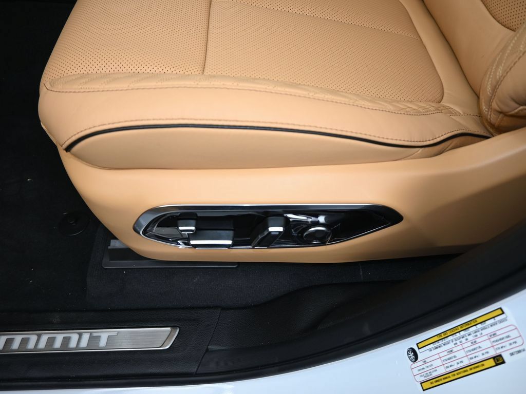 Used 2025 Jeep Grand Cherokee L Summit AWD/4WD image 16