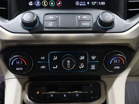 Used 2022 GMC Acadia Denali w/ Denali Ultimate Package image 37