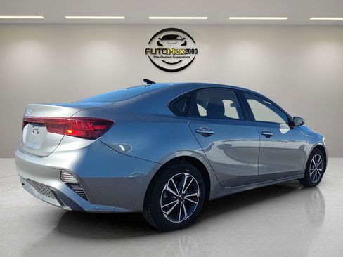 Used 2022 Kia Forte LXS image 7