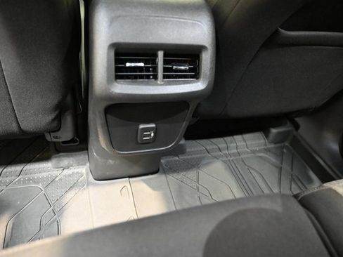 Used 2022 Chevrolet Equinox LT image 25