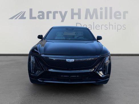 Used 2026 Cadillac Lyriq Premium Sport AWD/4WD image 8