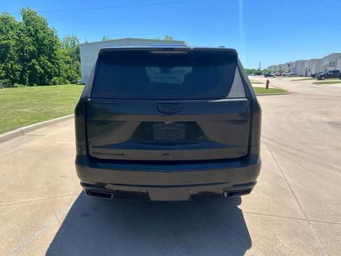 Used 2021 Cadillac Escalade Sport Platinum w/ Heavy-Duty Trailer Package AWD/4WD image 4