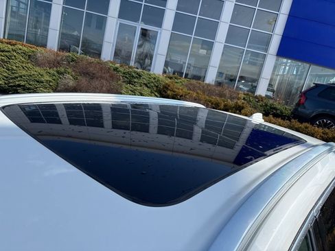 Certified 2023 Volvo XC60 B5 Plus w/ Climate Package image 10