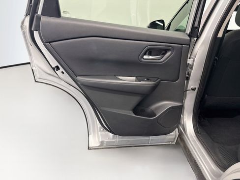 Used 2025 Nissan Rogue SV FWD image 26
