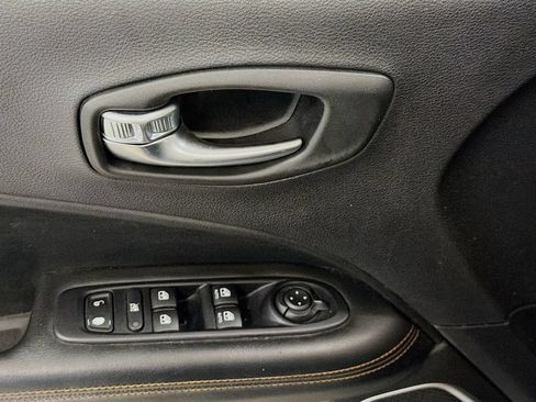 Used 2019 Jeep Compass Limited AWD/4WD image 14