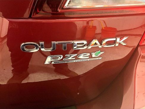 Used 2017 Subaru Outback 2.5i Limited image 24