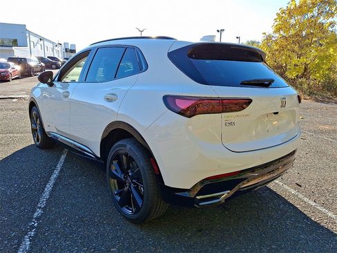 Certified 2025 Buick Envision Sport Touring image 4