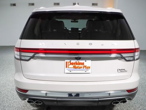 Used 2020 Lincoln Aviator Reserve w/ Equipment Group 202A image 8