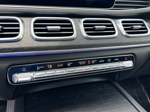 Used 2025 Mercedes-Benz GLE 350 4MATIC w/ AMG Line Exterior image 39