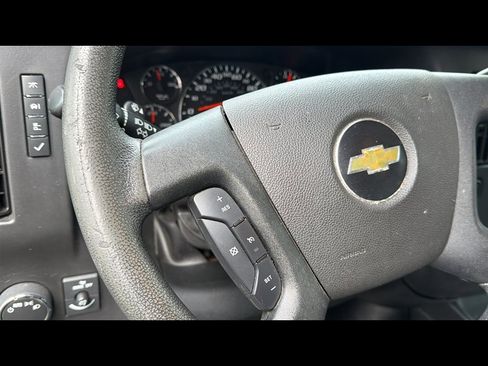 Used 2018 Chevrolet Express 2500 w/ Driver Convenience Package RWD image 12