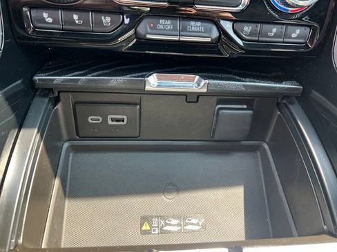 Used 2024 GMC Yukon Denali w/ LPO, Floor Liner Package AWD/4WD image 23