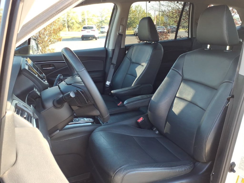 Used 2022 Honda Pilot Touring image 2