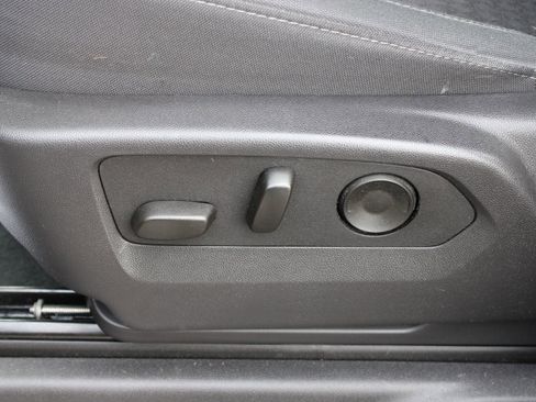 Used 2025 Chevrolet Silverado 1500 Custom Trail Boss w/ Dark Appearance Package AWD/4WD image 18