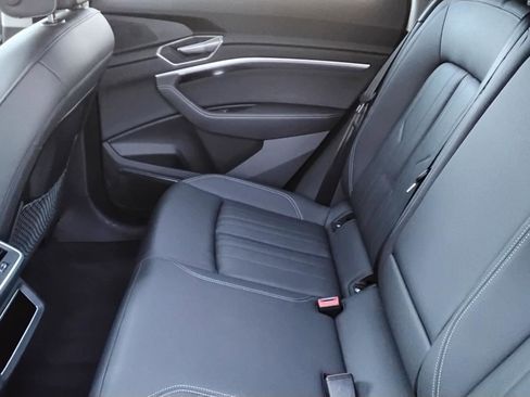 Certified 2024 Audi Q8 e-tron Premium Plus image 20