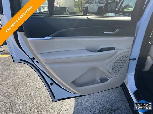 Certified 2025 Jeep Grand Cherokee L Limited w/ Luxury Tech Group II image 19