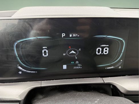 Used 2025 Kia Telluride S FWD image 3