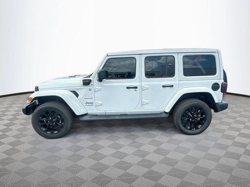 Used 2022 Jeep Wrangler Unlimited Sahara w/ Cold Weather Group AWD/4WD image 9