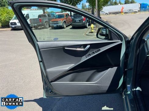 Used 2024 Kia Niro Wind w/ Wind Preserve Package FWD image 14