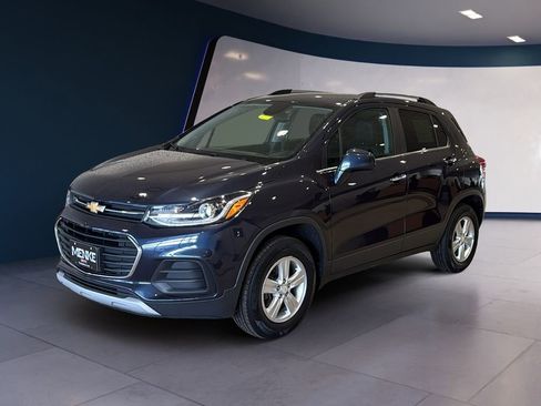 Used 2019 Chevrolet Trax LT w/ LT Convenience Package AWD/4WD image 3