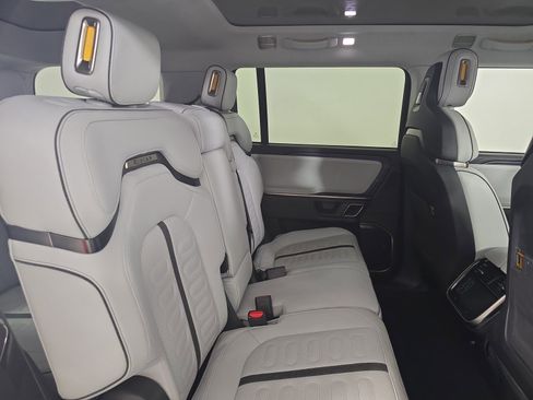 Used 2024 Rivian R1S Adventure AWD/4WD image 23