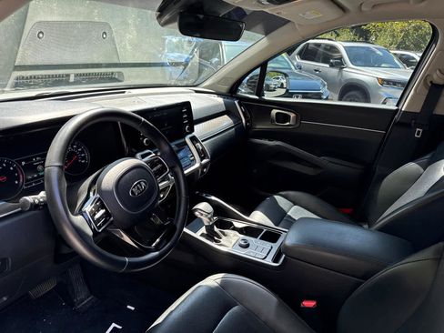 Used 2021 Kia Sorento S image 13