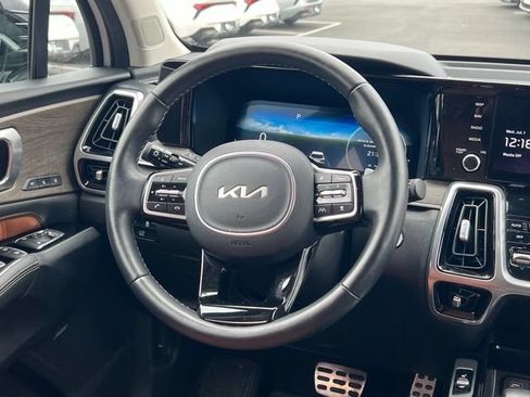 Certified 2023 Kia Sorento SX Prestige AWD/4WD image 11