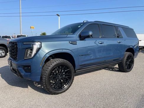 Used 2026 GMC Yukon XL Denali w/ Sun & Power Step Package AWD/4WD image 34