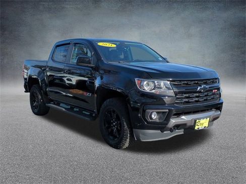 Certified 2021 Chevrolet Colorado Z71 w/ Z71 Midnight Edition image 3