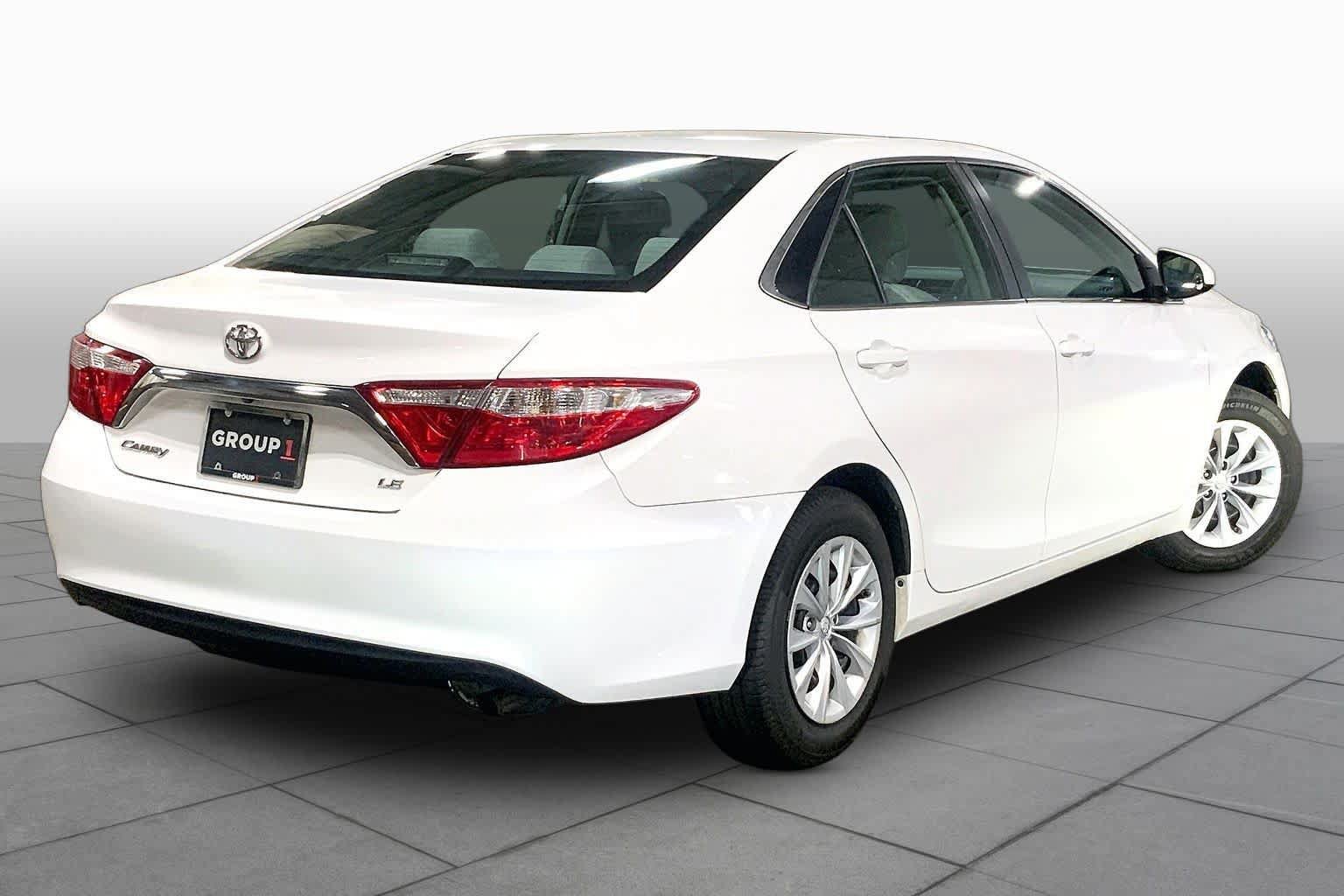 Used 2016 Toyota Camry LE FWD image 13