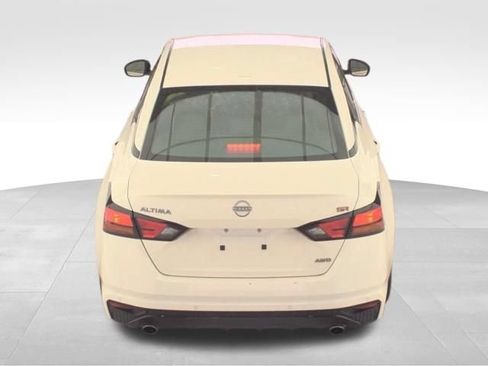 Used 2025 Nissan Altima 2.5 SR AWD/4WD image 6