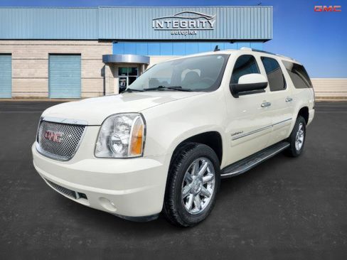 Used 2013 GMC Yukon XL Denali image 7