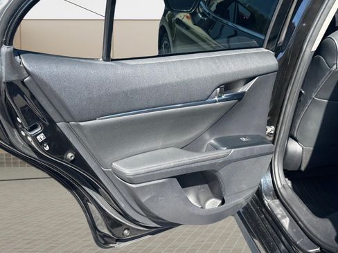 Used 2019 Toyota Camry XSE FWD image 13