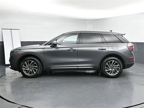 Used 2022 Lincoln Corsair AWD w/ Equipment Group 101A image 9