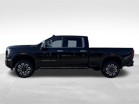 Used 2025 GMC Sierra 2500 Denali Ultimate AWD/4WD image 2