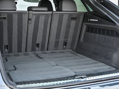 Used 2024 Audi Q8 Premium Plus image 17