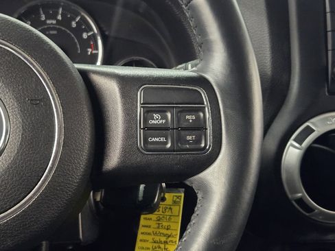 Used 2016 Jeep Wrangler Sahara w/ Connectivity Group image 27