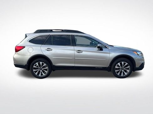 Used 2016 Subaru Outback 2.5i Limited AWD/4WD image 7