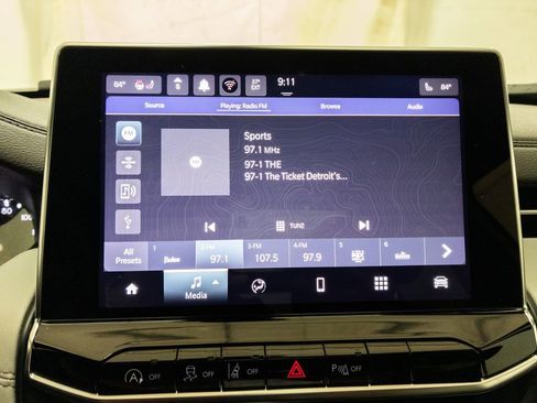 Used 2025 Jeep Compass Limited image 18