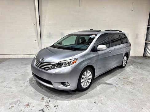 Used 2017 Toyota Sienna Limited FWD image 14